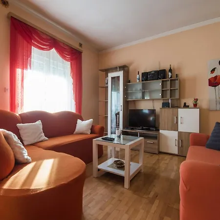 펜션 Near Zadar With Private Pool