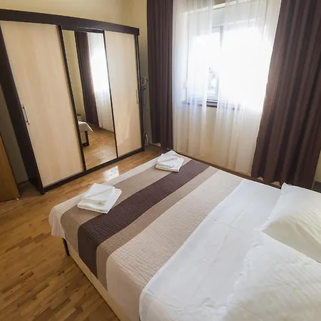 펜션 Near Zadar With Private Pool