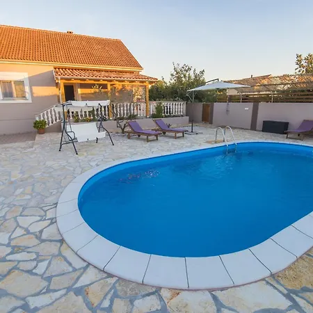 Vakantiehuis Near Zadar With Private Pool Islam Latinski